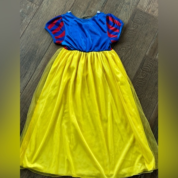WELL LOVED Disney Snow White Long Nightgown, size 8 - Picture 3 of 9